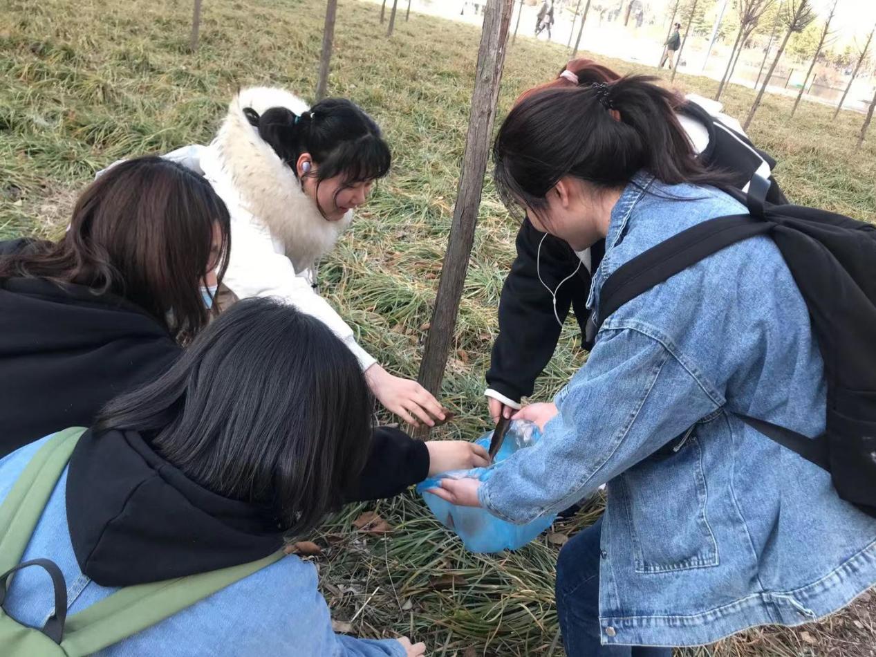 第21个“中国青年志愿者服务日”之际